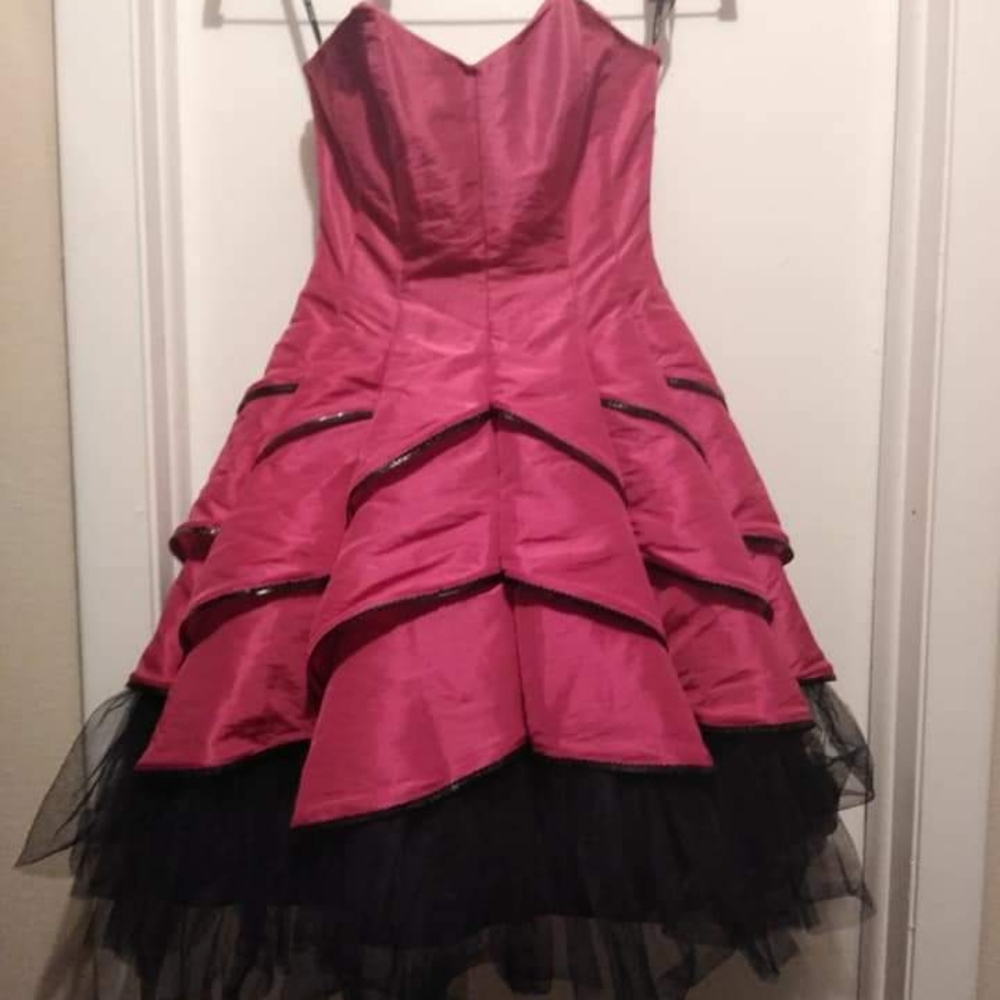 Size 2 pink Betsey Johnson cocktail dress